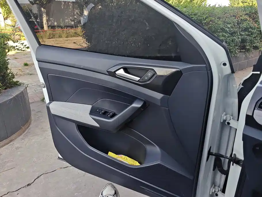 Volkswagen Tharu 2025 2025 Model Rising Star 1.5L Advance Edition
