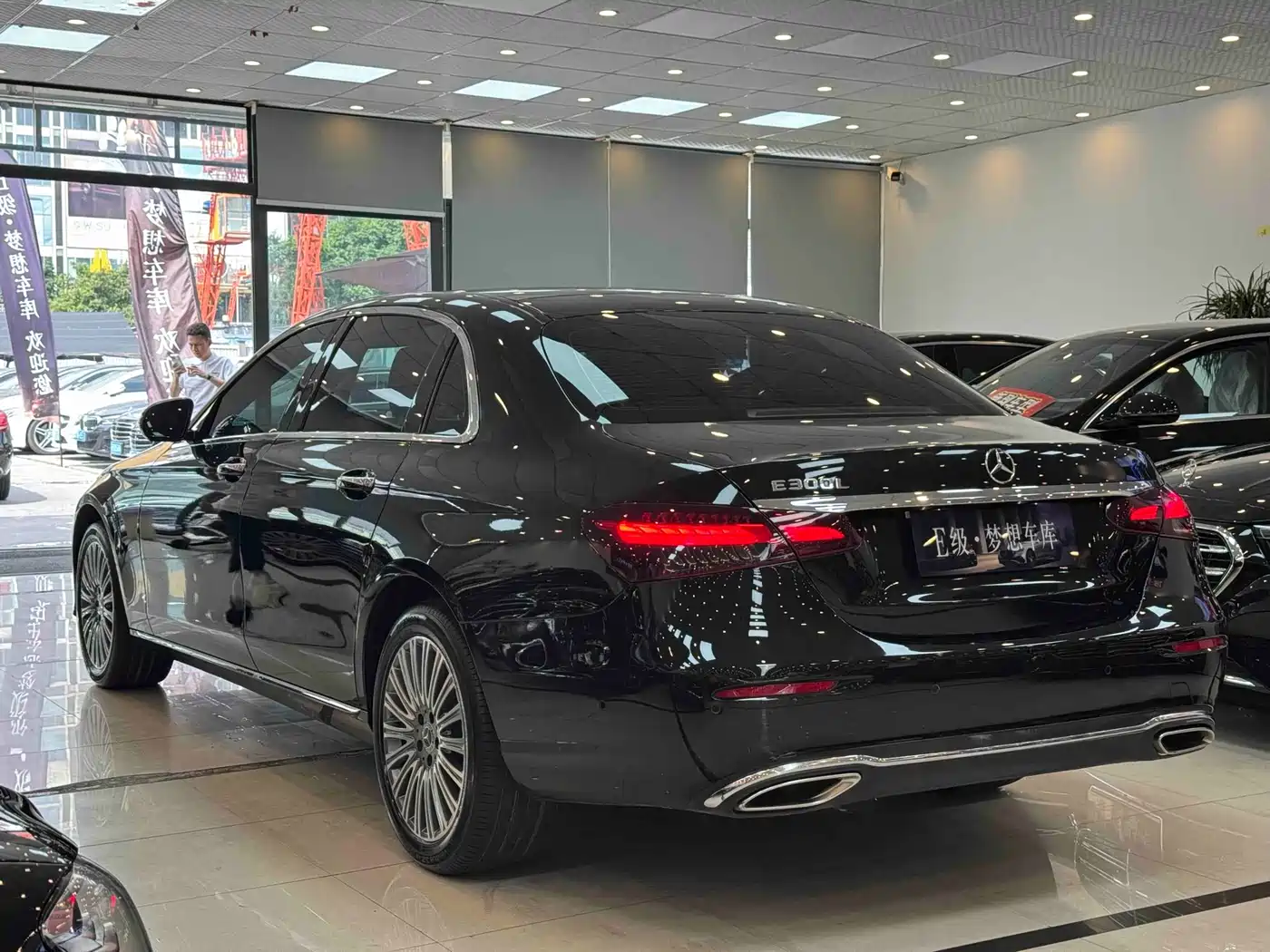 Mercedes-Benz E-Class 2023 E 300 L Fashion фото 19