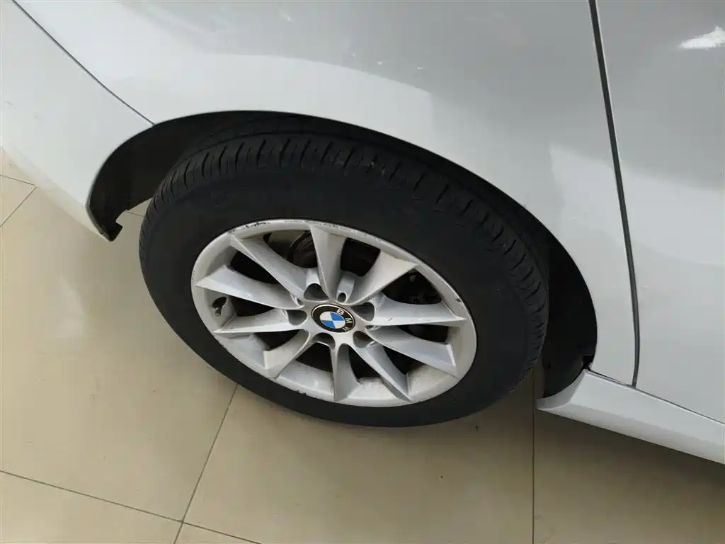 BMW 1 Series (Import) 2013 Facelift 116i Urban Model фото 26