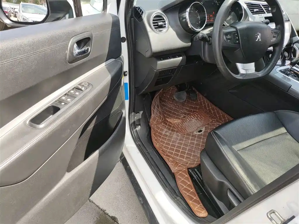 Peugeot 3008 2016 1.6THP Automatic Classic Edition фото 13