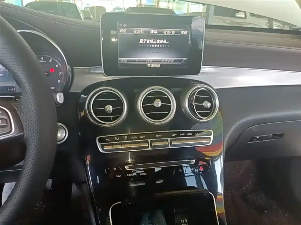 Mercedes-Benz GLC 2019 Model GLC 200 L 4MATIC фото 13