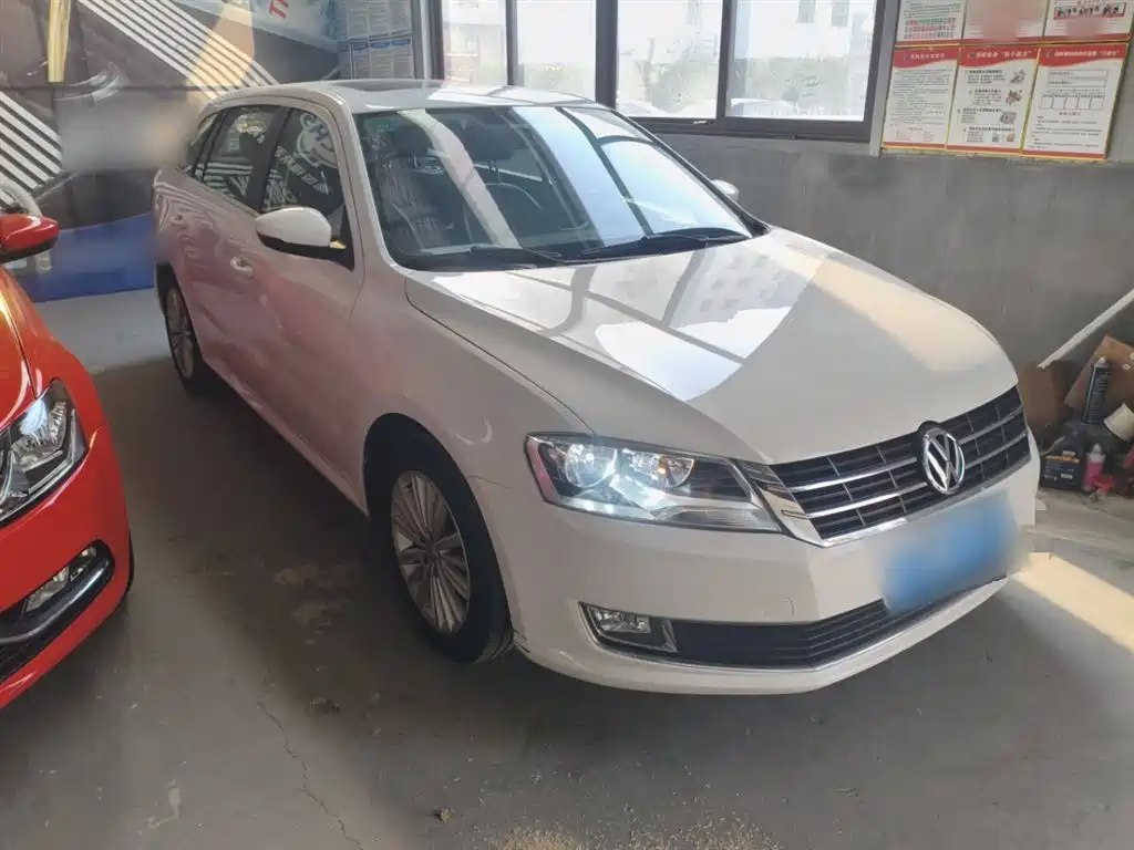 Volkswagen Lavida Tour 2013 1.6L Automatic Comfort фото 4