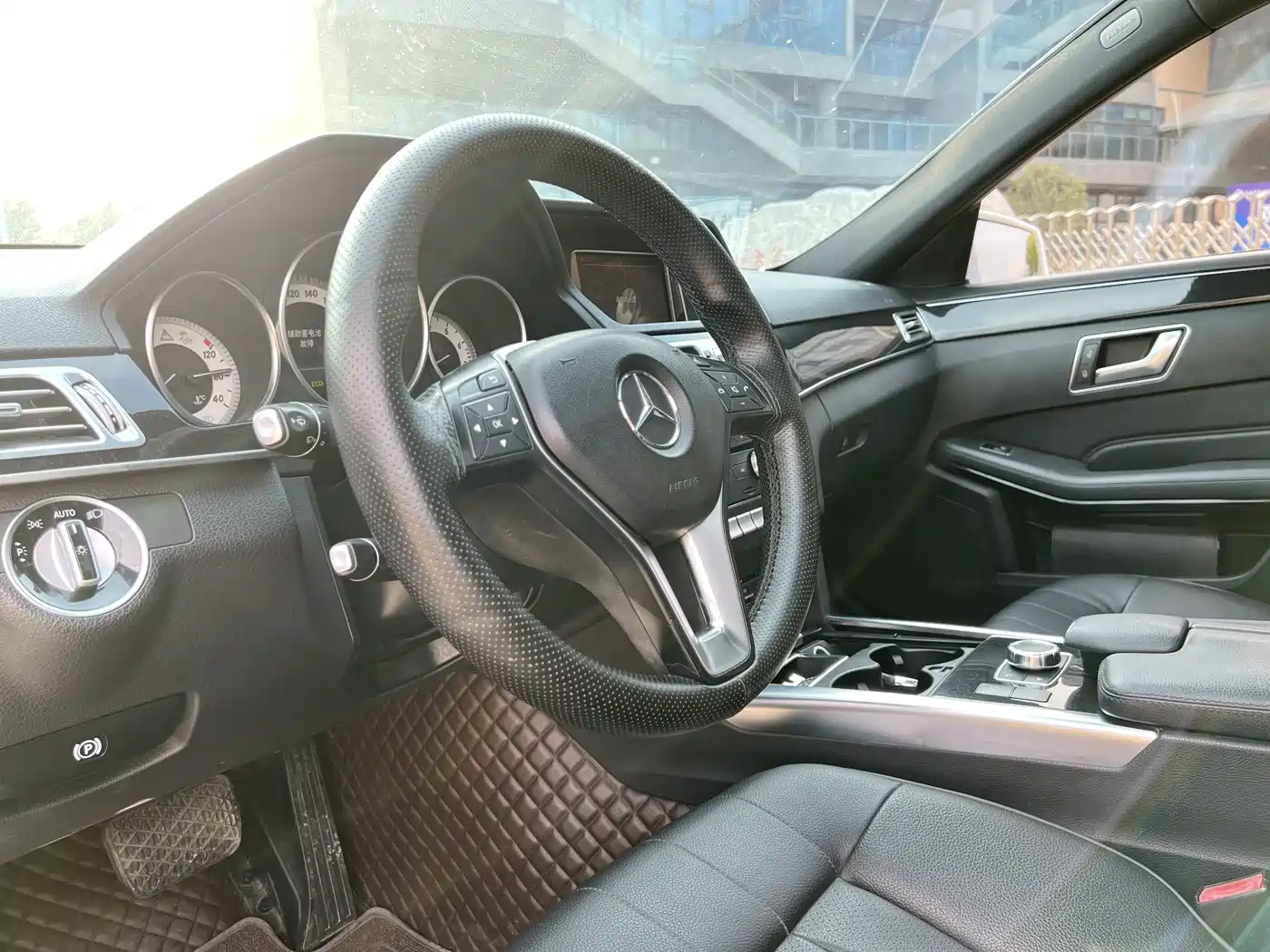 Mercedes-Benz E-Class 2015 Facelift E 180 L фото 11