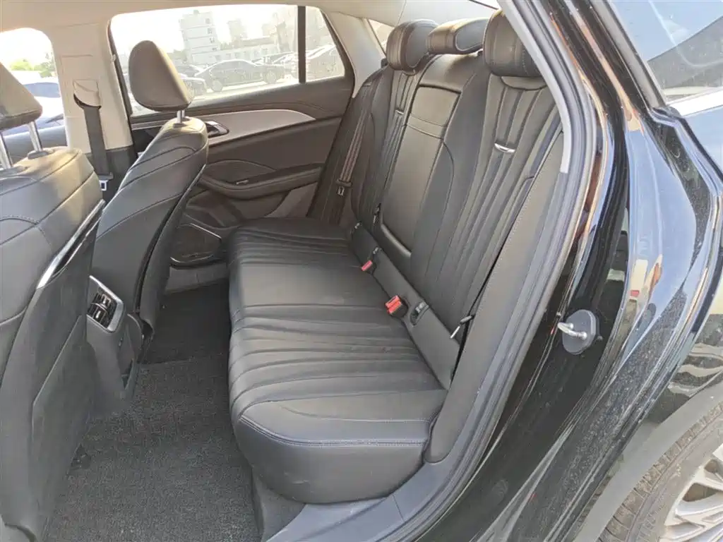 Hongqi H5 2024 1.5T DCT Smart Connect Flag Rhythm Edition фото 17