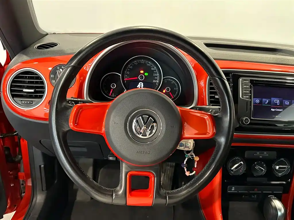 Volkswagen Beetle 2019 2018 180TSI Easy Joy Edition
