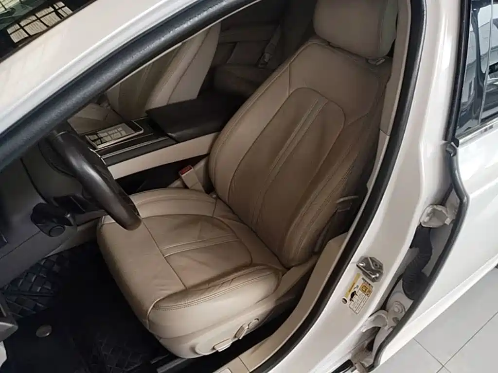 Фото 15 - Lincoln MKZ