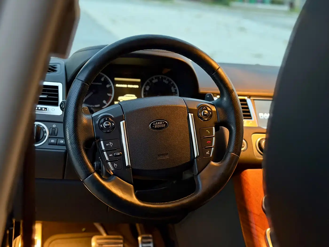 Фото 10 - Land Rover Range Rover Sport