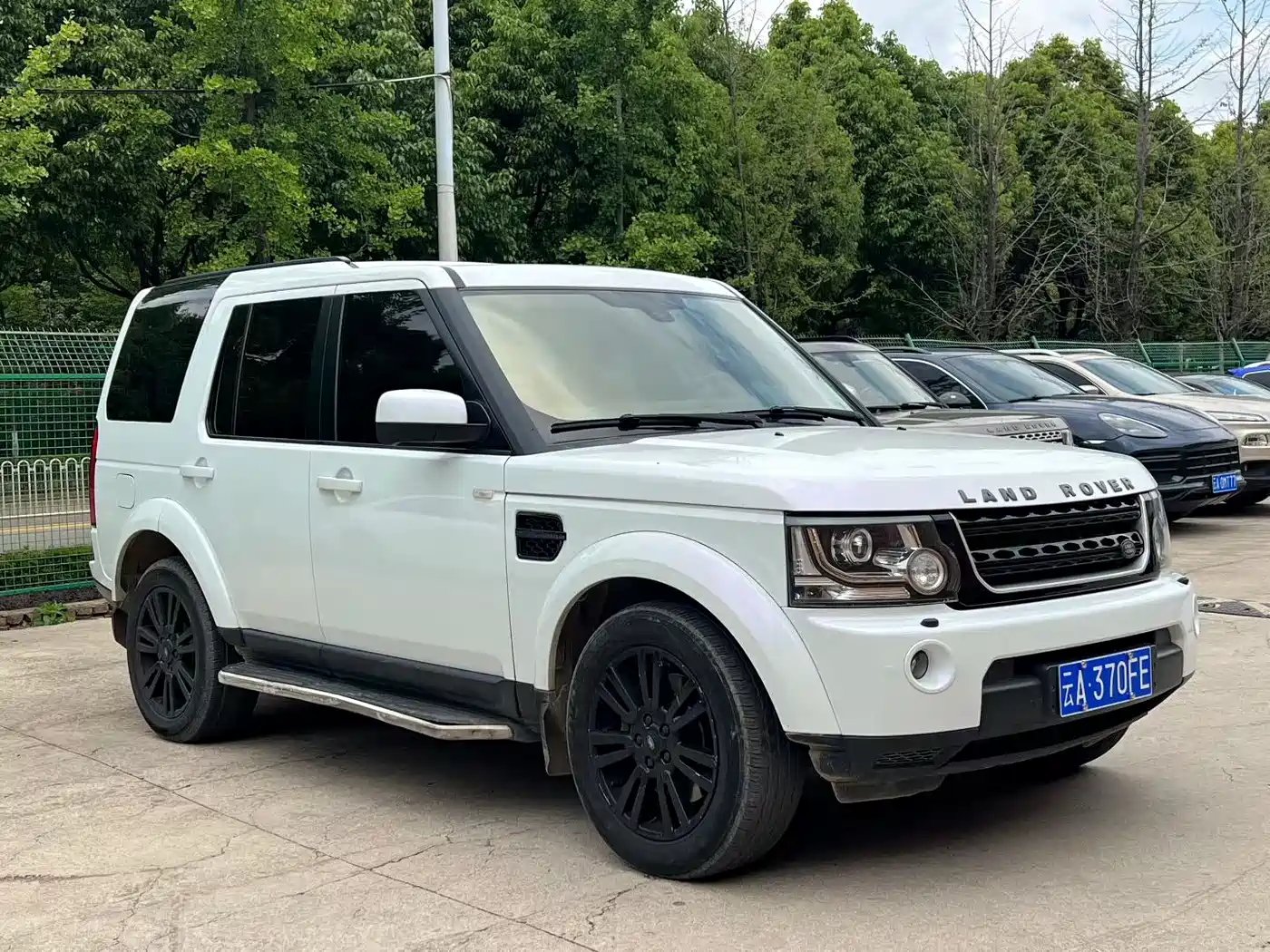 Land Rover Discovery 2011 3.0 SDV6 HSE Diesel фото 3