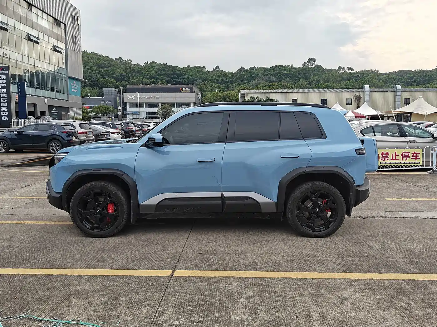 Fang Cheng Bao Titanium 3 2026 2025 501KM AWD Drone Edition (Optional Drone Package)