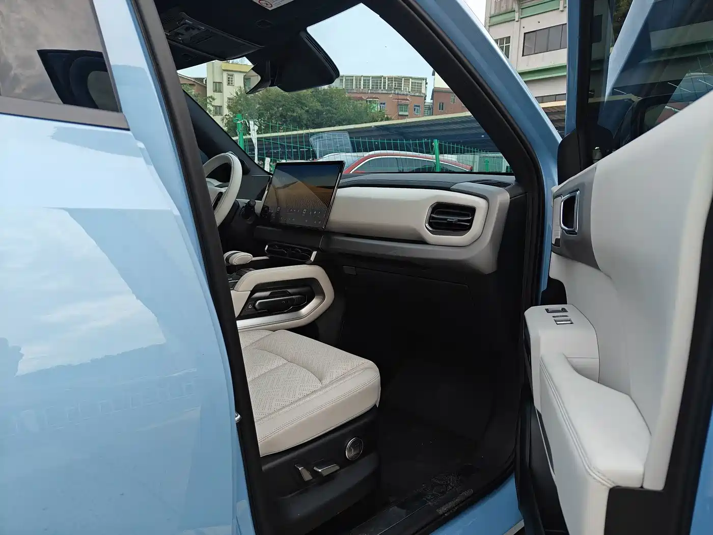 Fang Cheng Bao Titanium 3 2026 2025 501KM AWD Drone Edition (Optional Drone Package)