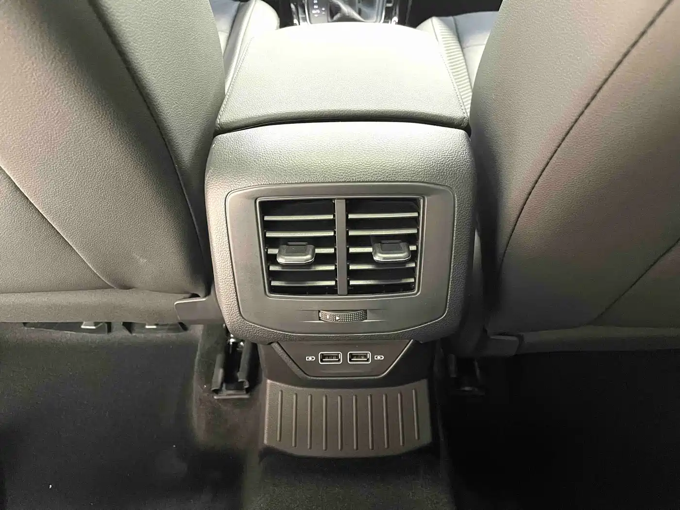 Volkswagen T-ROC 2022 280TSI DSG 2WD Comfort PLUS фото 10