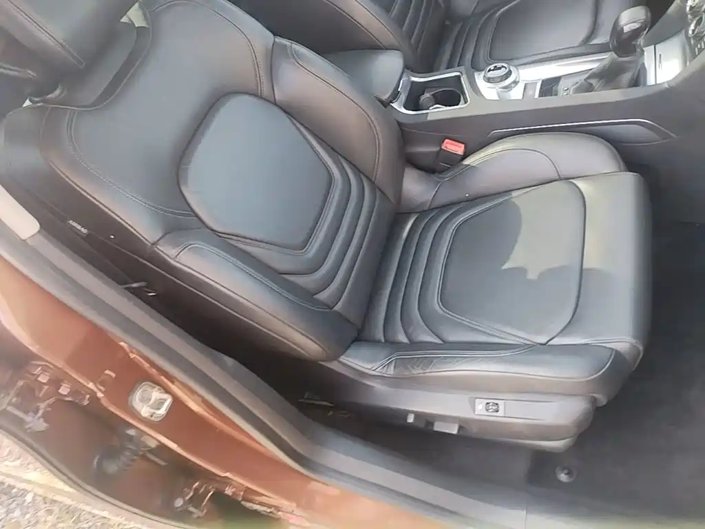 DS 6 2015 2014 1.6T Luxury Edition THP160