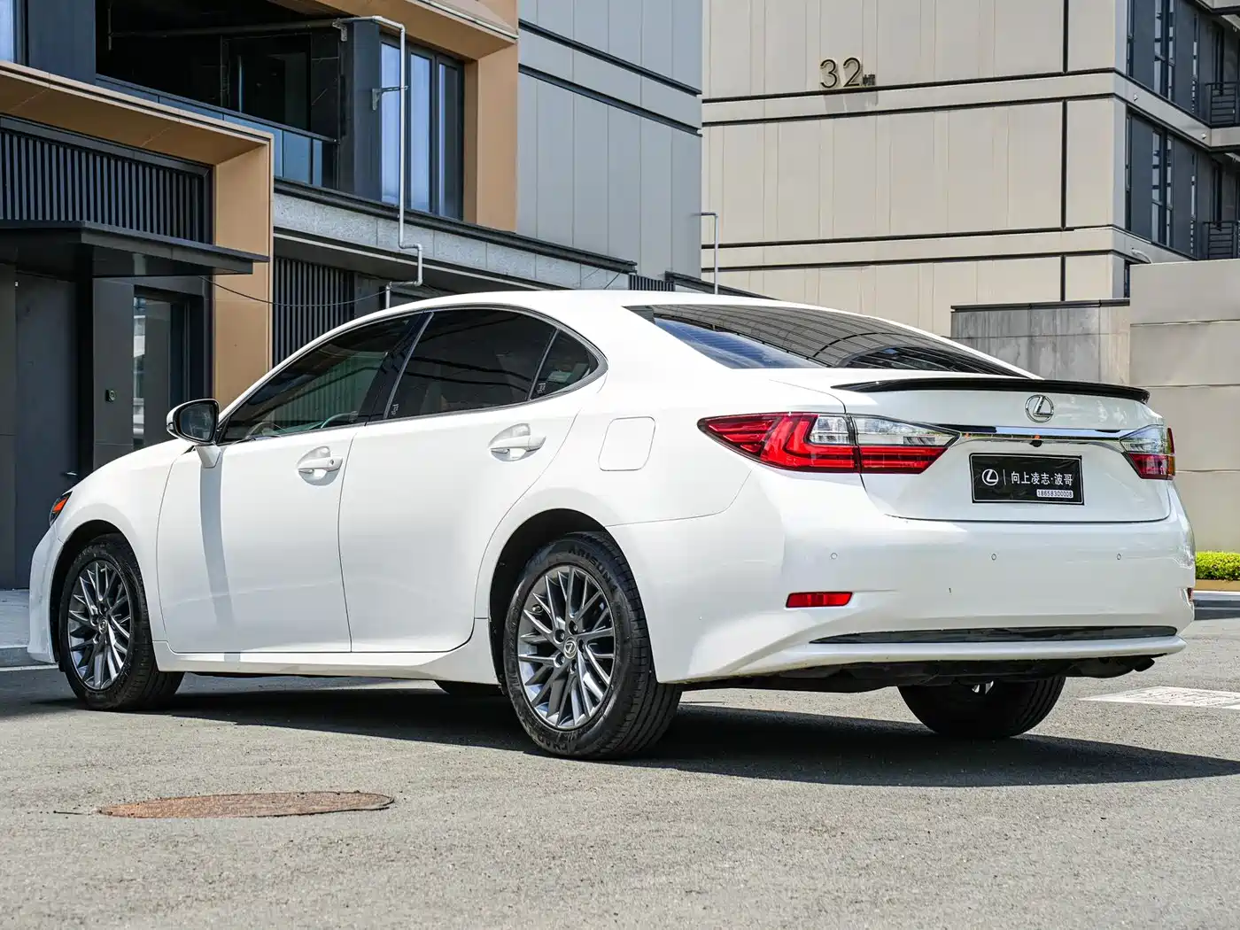 Lexus ES 2017 200 30th Anniversary Edition фото 5