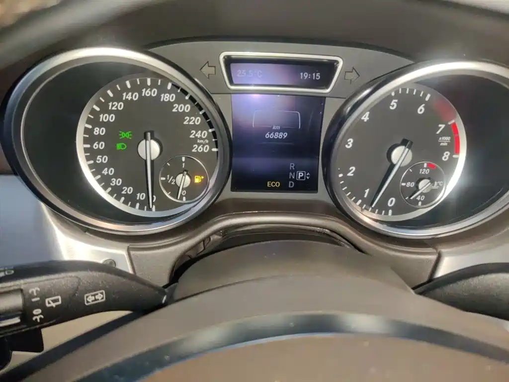 Mercedes-Benz M-Class 2015 ML 320 4MATIC фото 4