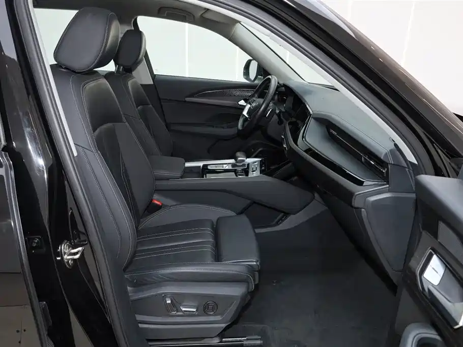 Audi Q6 2024 40 TFSI quattro Cloud View Yulin Package 7-seater фото 19