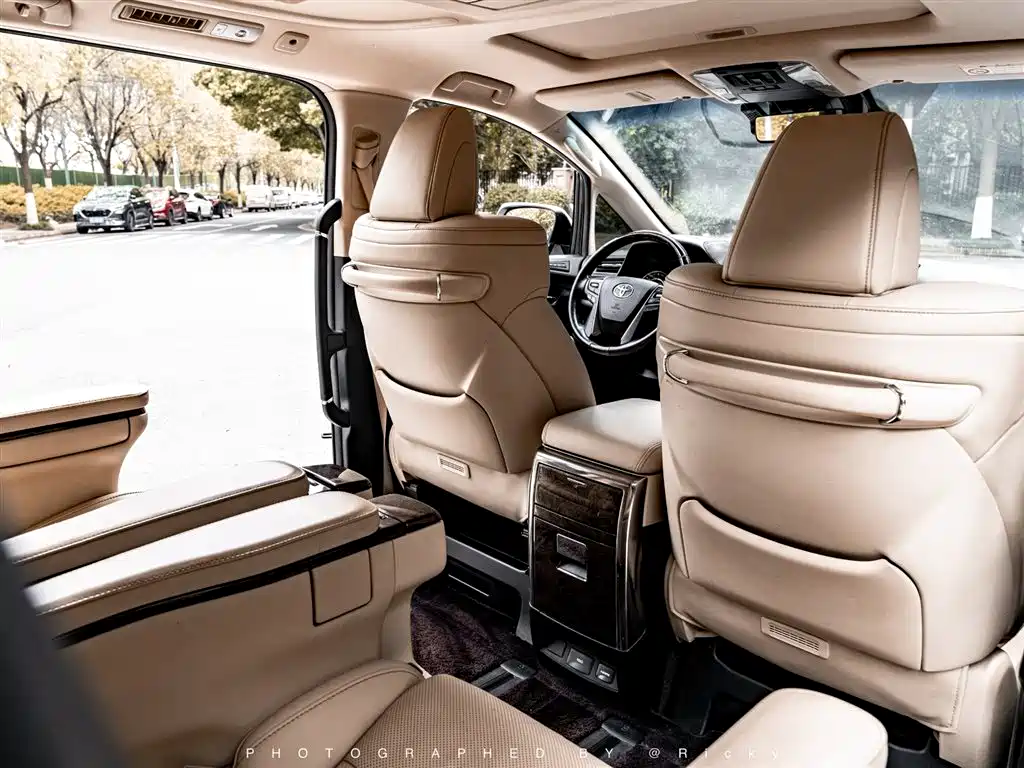 Toyota Alphard 2019 Hybrid 2.5L Premium Edition фото 14