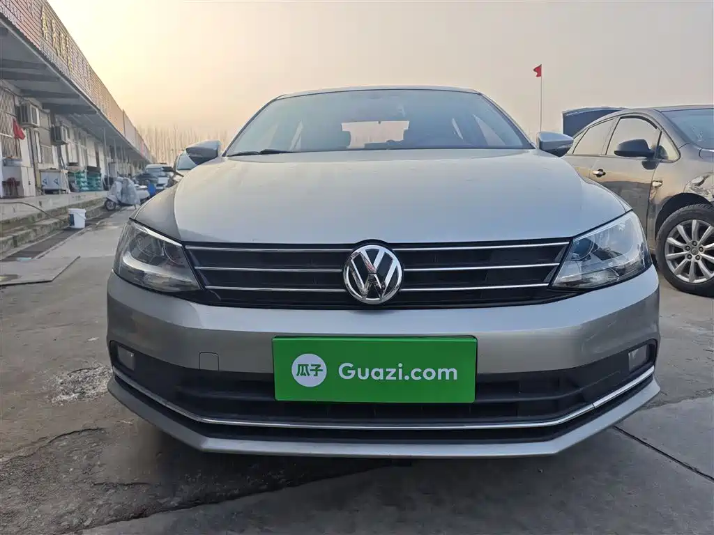 Volkswagen Sagitar 2018 1.6L Automatic Comfort фото 19