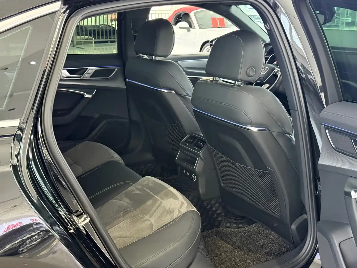 Audi A6L 2023 40 TFSI Luxury Dynamic фото 16