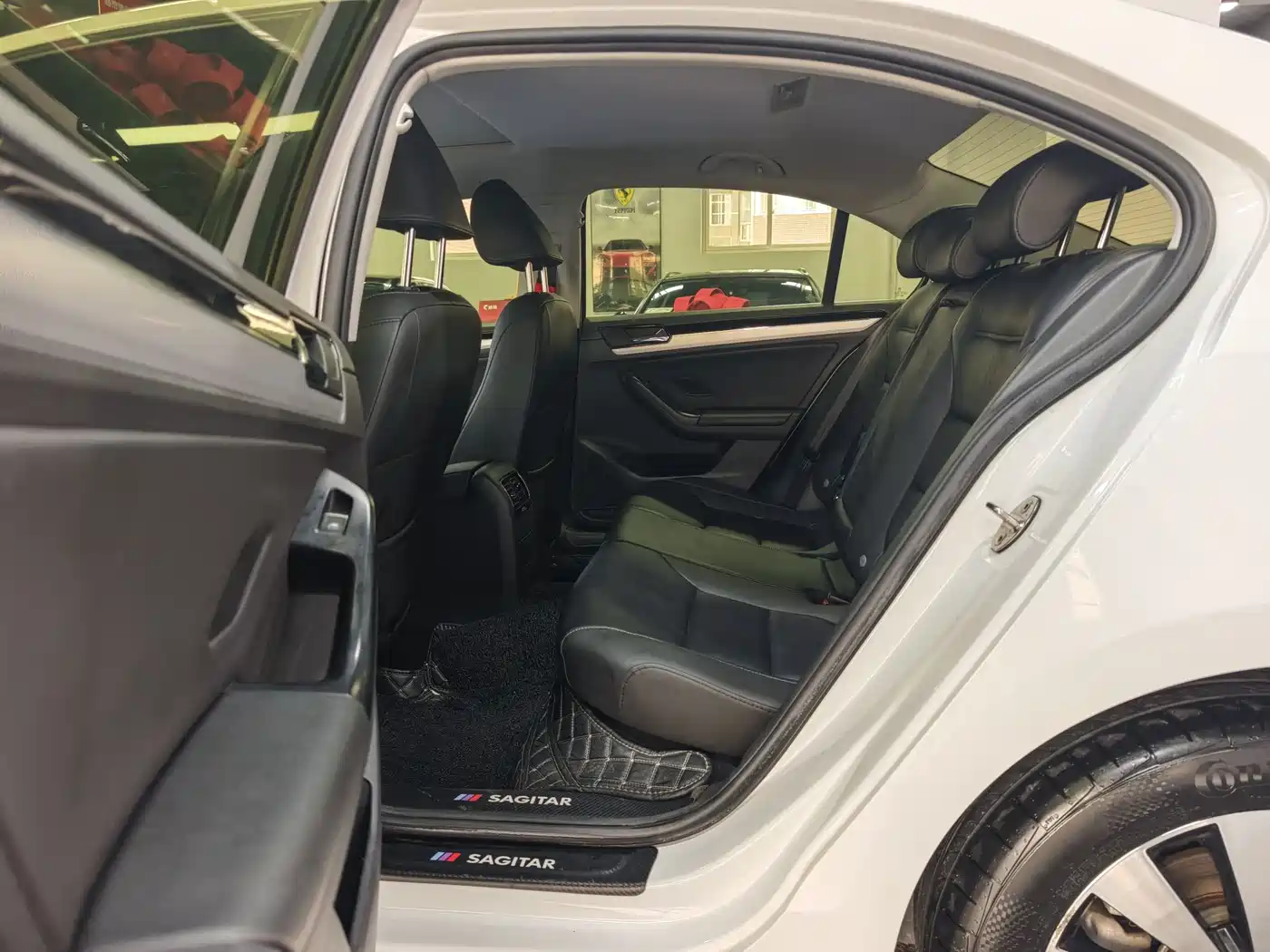 Volkswagen Sagitar 2018 1.6L Automatic Comfort фото 8