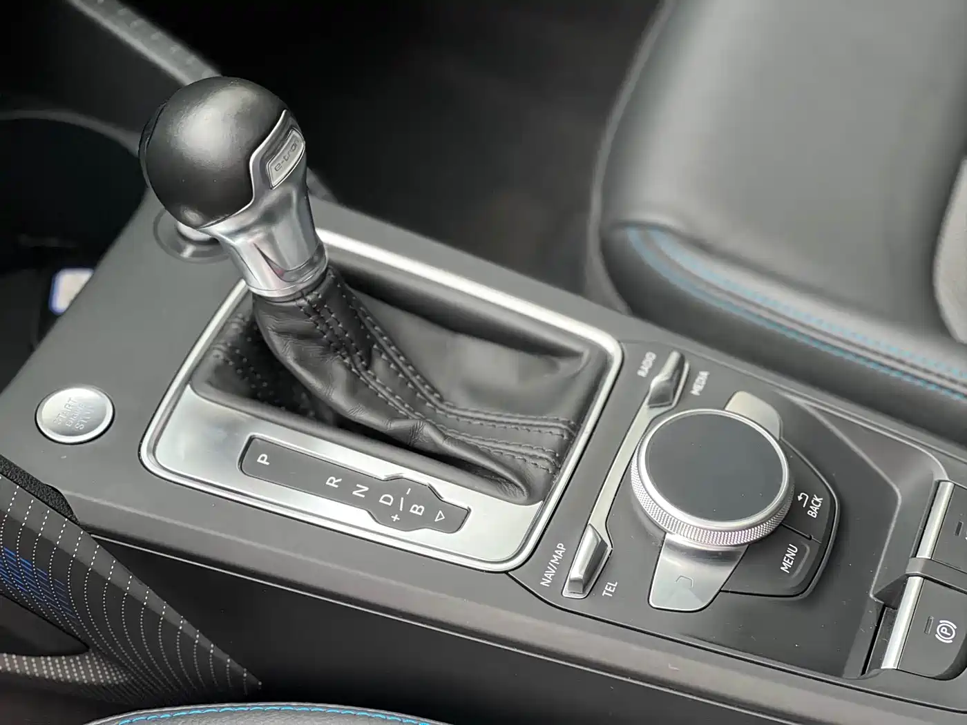 Audi Q2L e-tron 2019 Q2L e-tron Pure Electric Smart Cool Edition фото 8