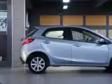 Фото 14 - Mazda 2