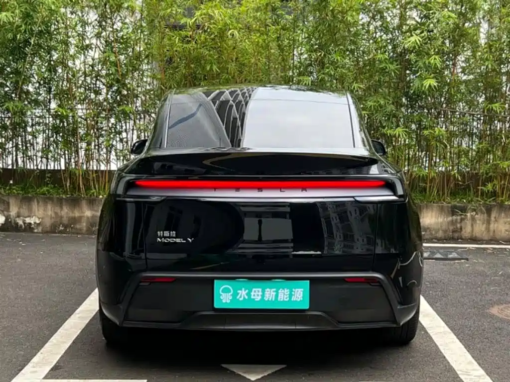 Tesla Model Y 2026 2026 Rear-Wheel Drive