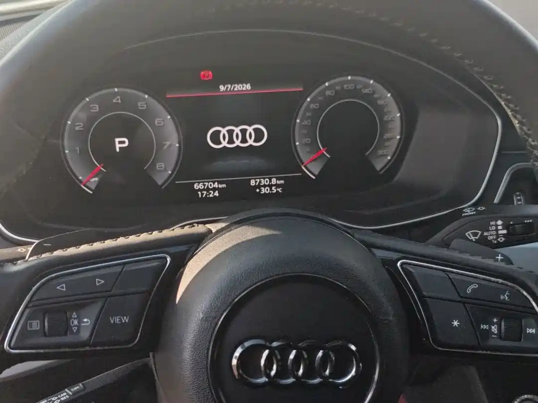 Фото 12 - Audi A4L