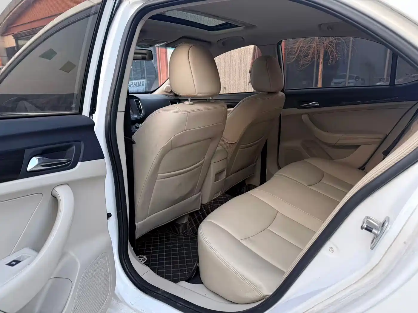 Roewe 360 2015 2015 1.5L Manual Luxury