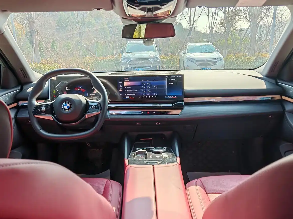 BMW 5 Series 2024 530Li Leading Model Luxury Package фото 19
