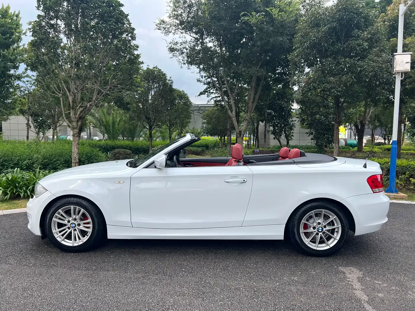 BMW 1 Series (Import) 2011 120i Convertible фото 9
