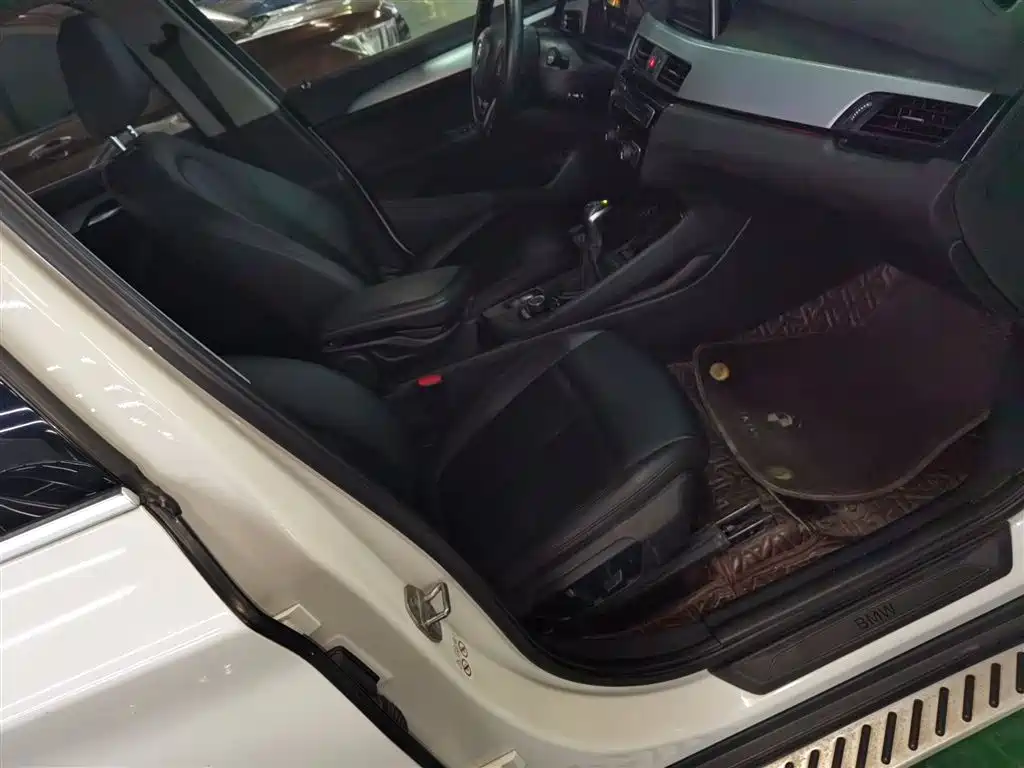 BMW X1 2019 sDrive20Li Leading Model фото 17