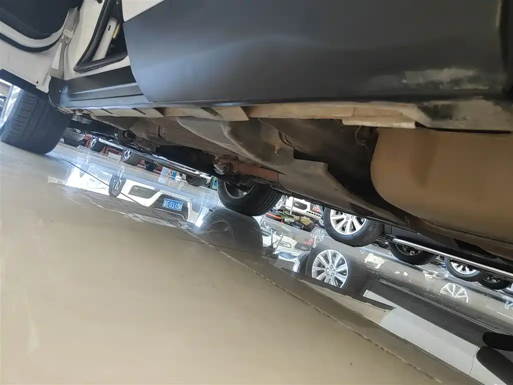 Land Rover Discovery Sport 2019 240PS SE Edition China VI фото 22