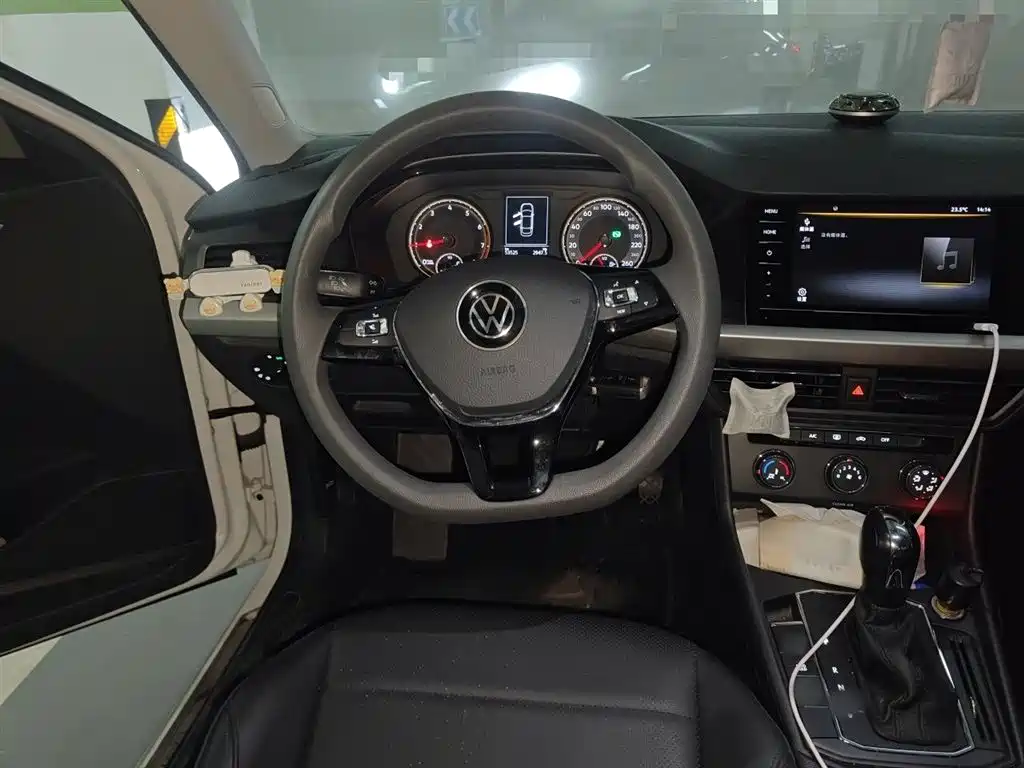 Volkswagen Lavida 2021 1.5L Auto Comfort Edition фото 6