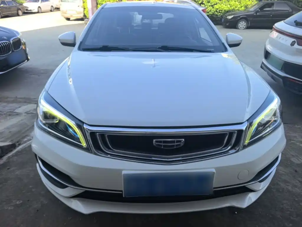 Фото 3 - Geely Emgrand