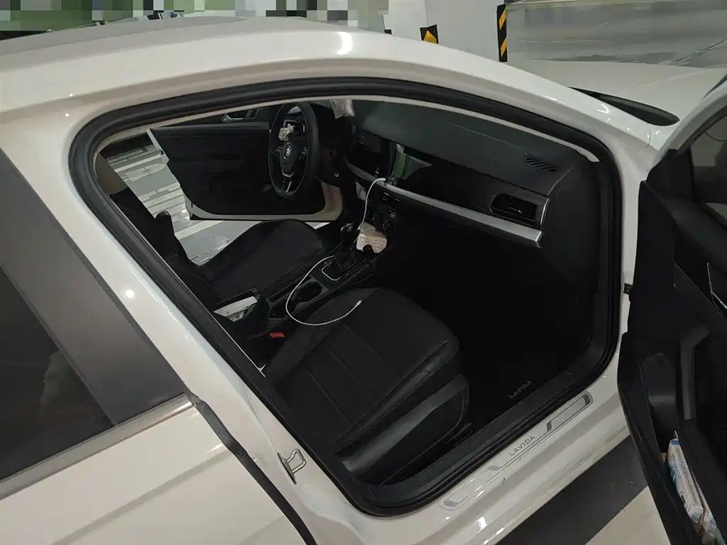 Volkswagen Lavida 2021 1.5L Auto Comfort Edition фото 21