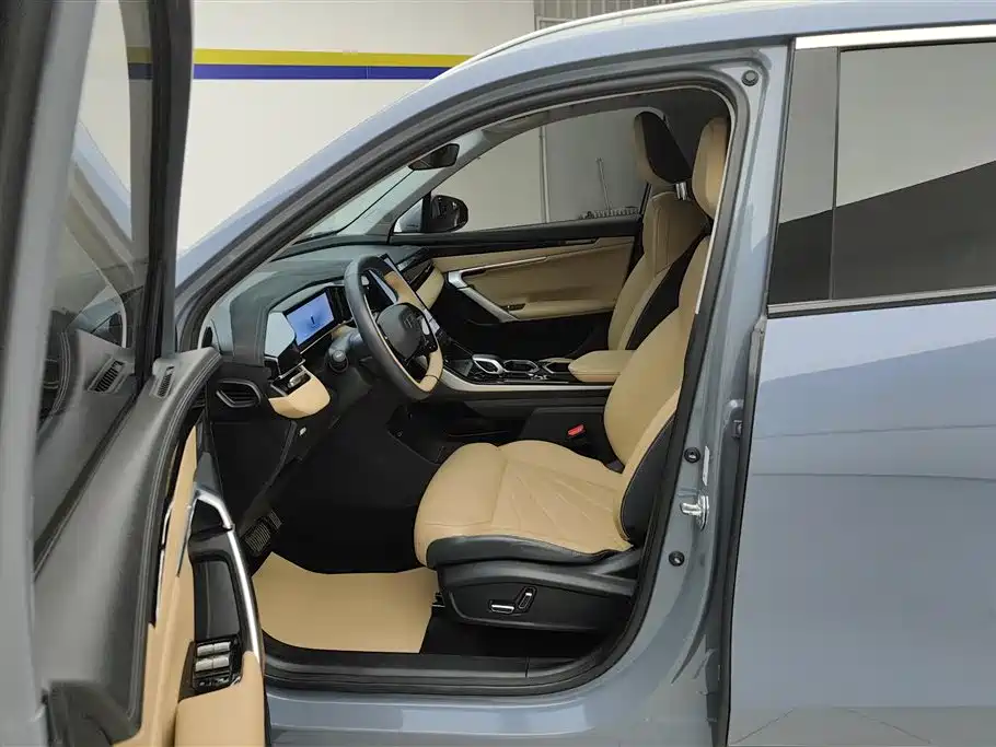 GEELY AUTOMOBILE BOYUE L