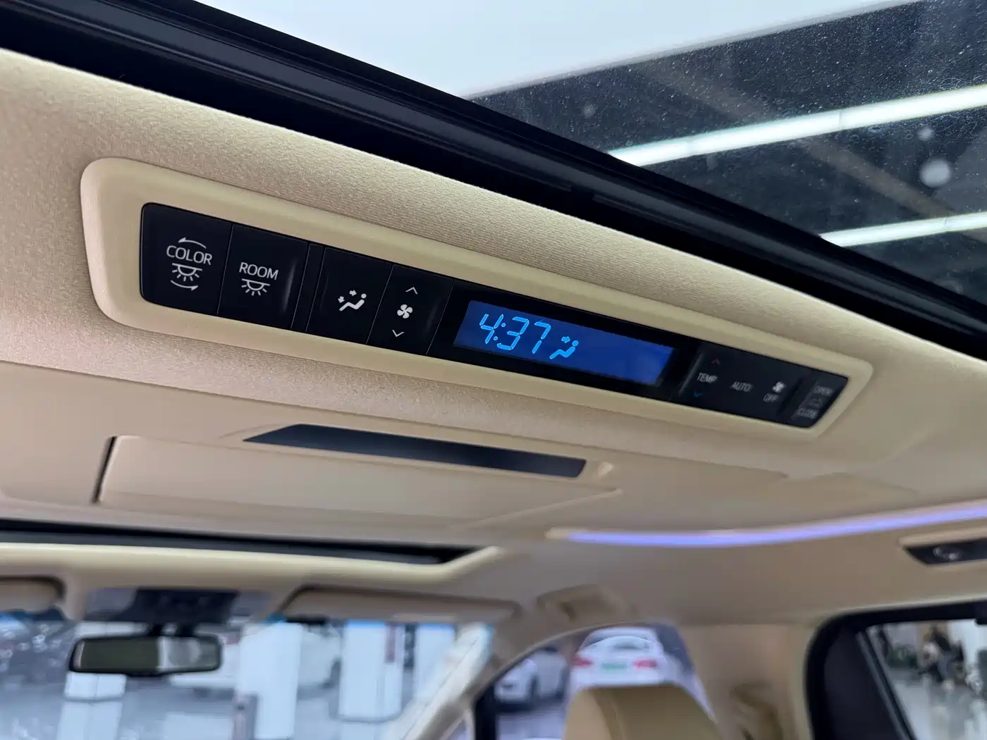 Toyota Alphard 2015 3.5L Luxury Edition фото 10