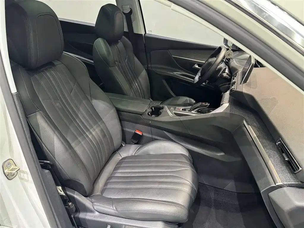 Peugeot 5008 2018 2017 380THP 7-seat Luxury Edition
