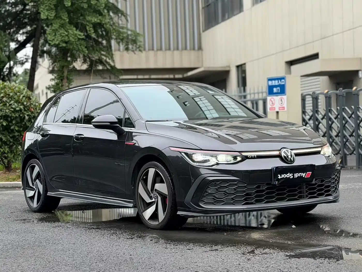 Volkswagen Golf GTI 2021 380TSI DSG GTI фото 3