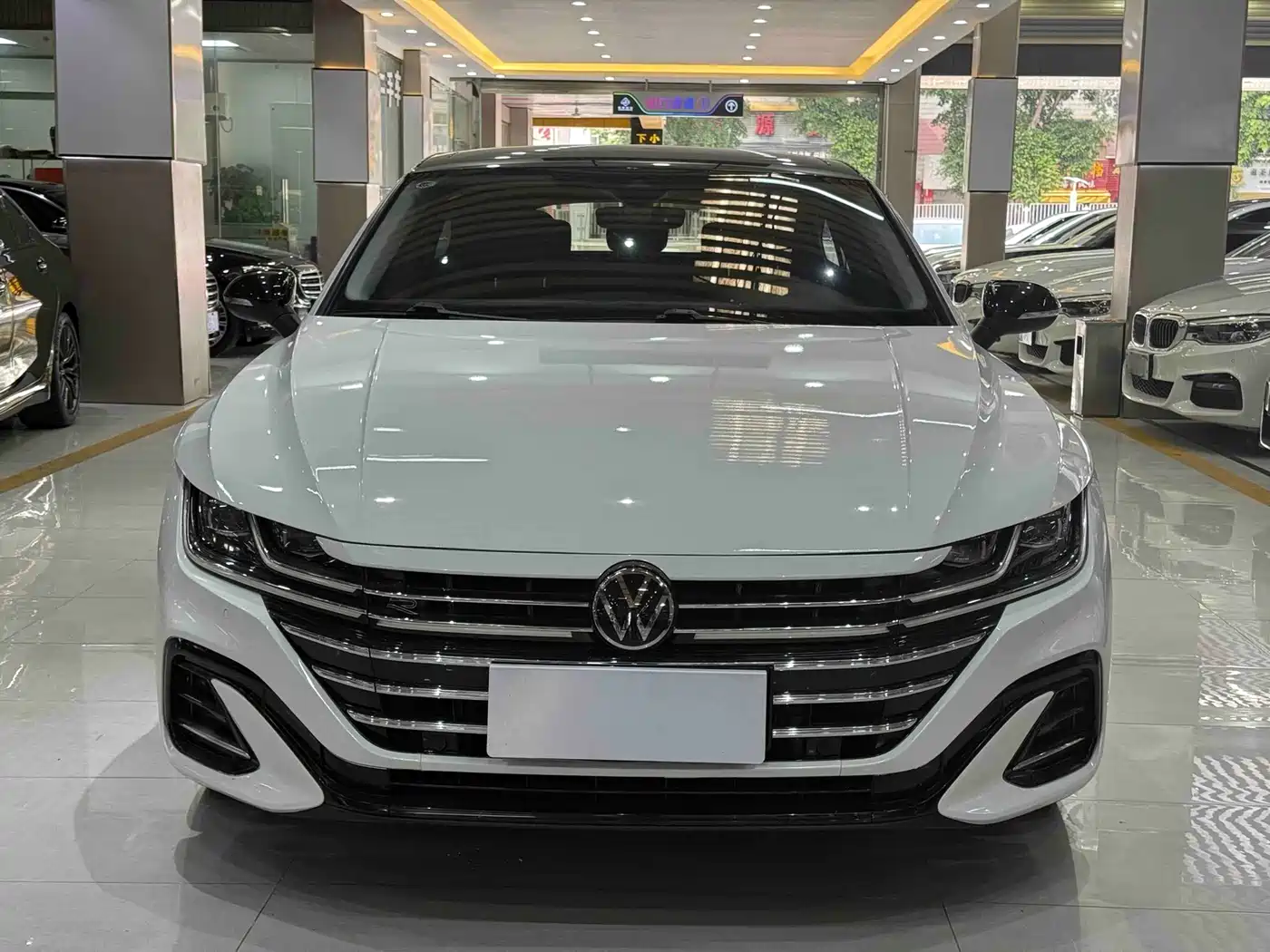 Volkswagen FAW-Volkswagen CC 2023 380TSI Eye-catching Edition фото 2