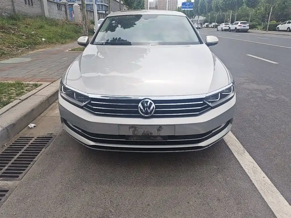 Volkswagen Magotan 2018 Facelift 330TSI DSG Luxury фото 3