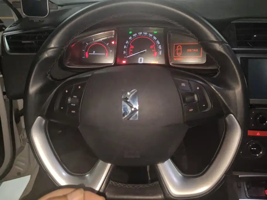 Фото 15 - DS 5LS