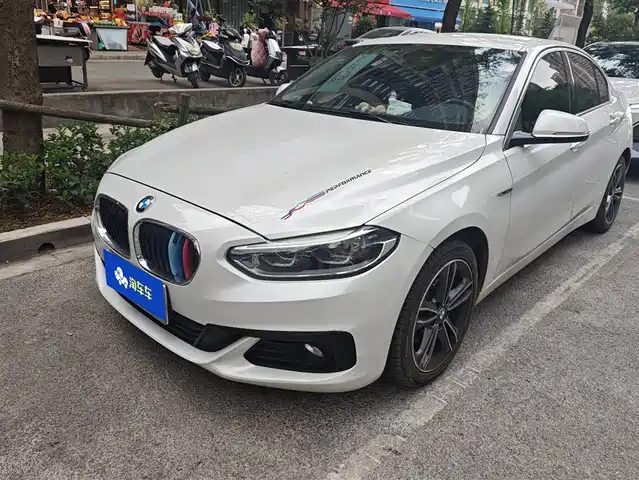 BMW 1 SERIES