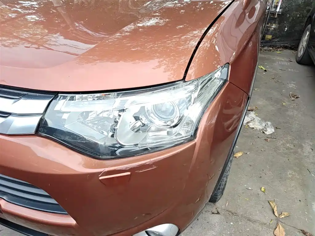 Mitsubishi Outlander (Import) 2014 2.4L 4WD Luxury Value Edition 5-seater фото 24