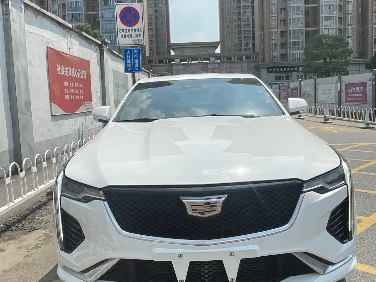 Фото 2 - Cadillac CT4