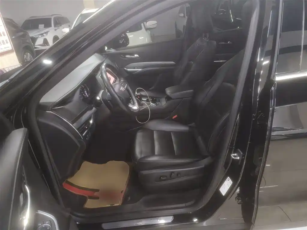 Cadillac XT4 2021 28T FWD Premium Edition фото 14