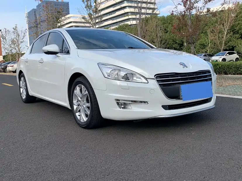 Peugeot 508 2011 2.3L Automatic Luxury Edition фото 3
