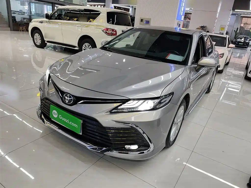 Toyota Camry 2023 2.0G Luxury Edition фото 2