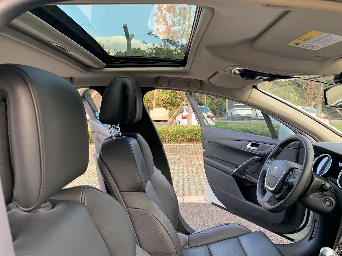 Peugeot 508 2011 2.3L Automatic Luxury Edition фото 10