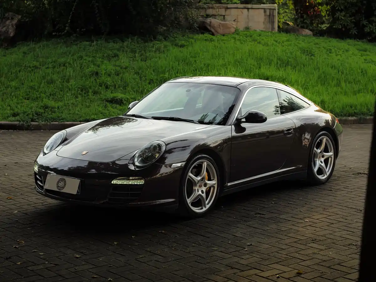 Фото 1 - Porsche 911